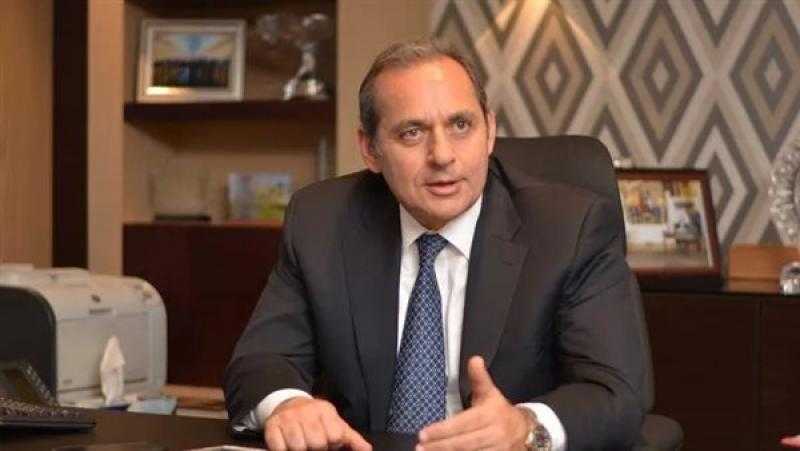 هشام عكاشة: البنك الأهلي يركز حاليًا على تمويل المشروعات المستدامة والاقتصاد الأخضر