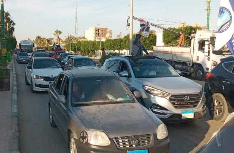 مسيرة حاشدة بالسيارات بالوادي الجديد بعد إعلان فوز الرئيس السيسي لفترة رئاسية جديدة