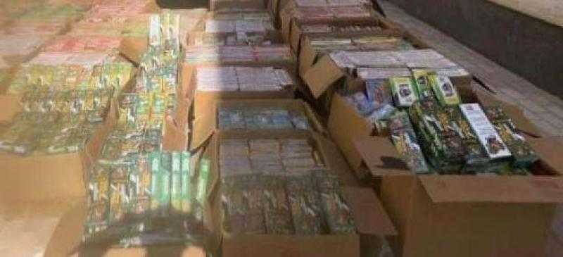 ضبط سيارة محملة بـ1.2 مليون صاروخ ومصنع ألعاب نارية بالفيوم