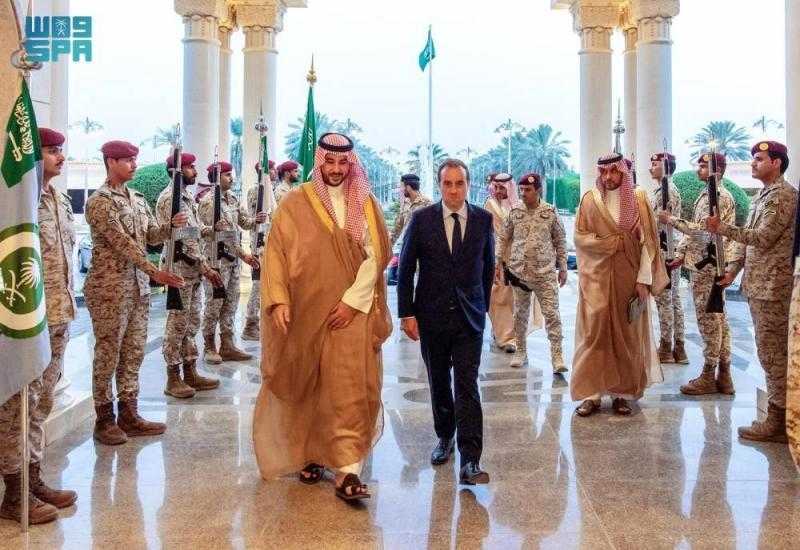 وزير الدفاع السعودي يلتقي مع وزير القوات المسلحة الفرنسي في باريس