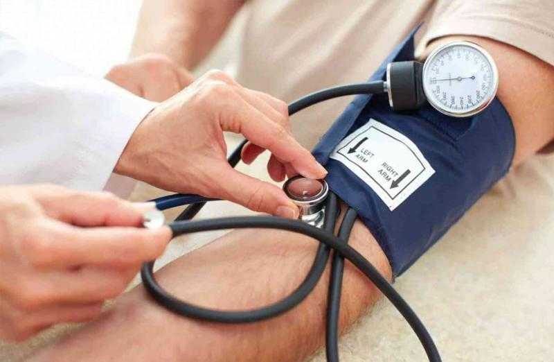 دراسة طبية: قياس ضغط الدم في المنزل أكثر دقة من المراقبة السريرية بالعيادات