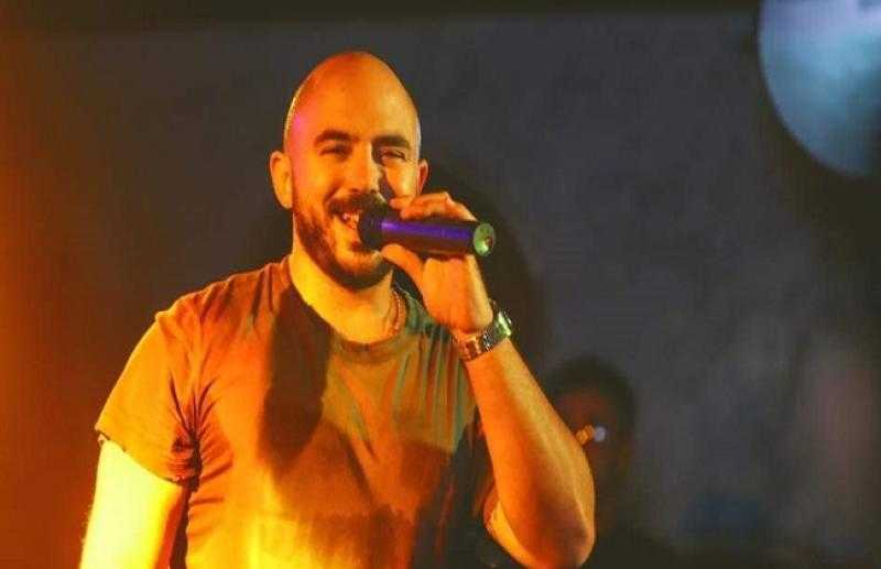 محمود العسيلي: ”مش هنزل أغاني دلوقتي احترامًا للظروف.. وعندي خطة متكاملة”