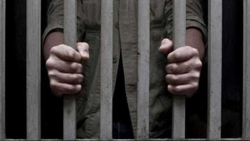 حبس ميكانيكي وآخر لحيازتهما كمية من مخدر الحشيش بالخليفة