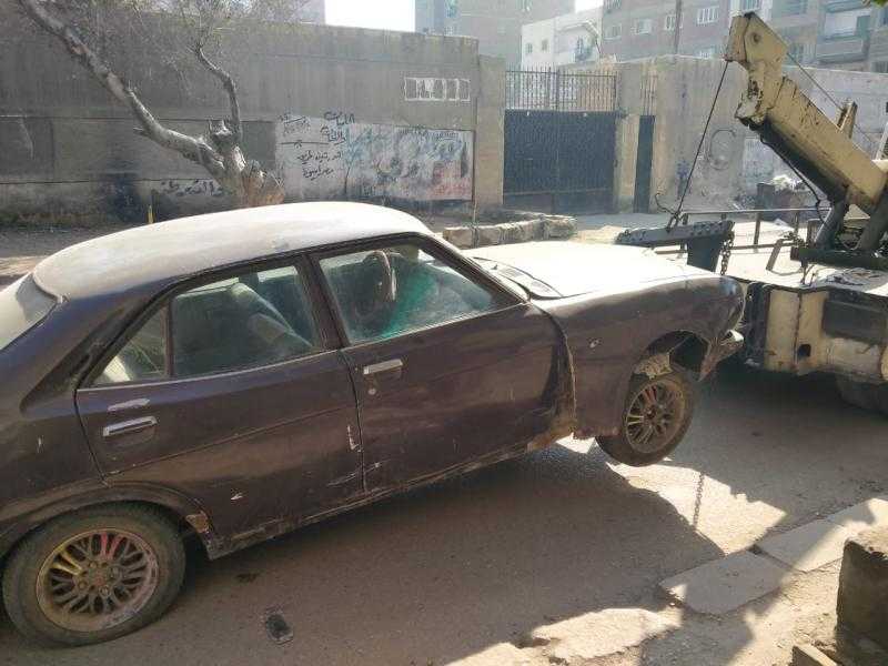 رفع 43 سيارة ودراجة نارية متروكة ومتهالكة من الشوارع بحملات مرورية
