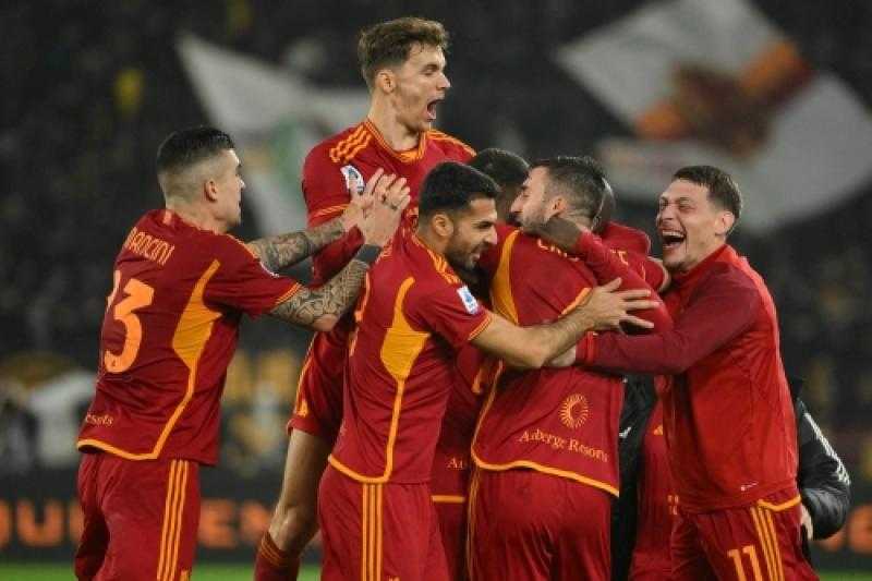 روما يحسم ديربي الجنوب بثنائية في شباك نابولي بالدوري الإيطالي