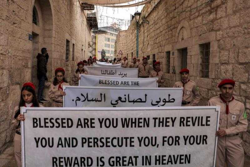 إنطلاق موكب صغير لعيد الميلاد متوجها من القدس إلى كنيسة المهد في بيت لحم