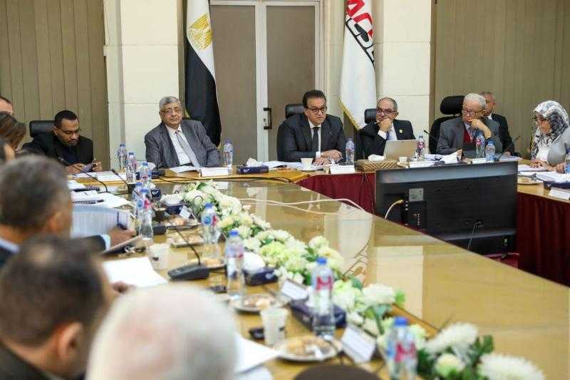 وزير الصحة: القيادة السياسية حريصة على توطين صناعة اللقاحات في مصر
