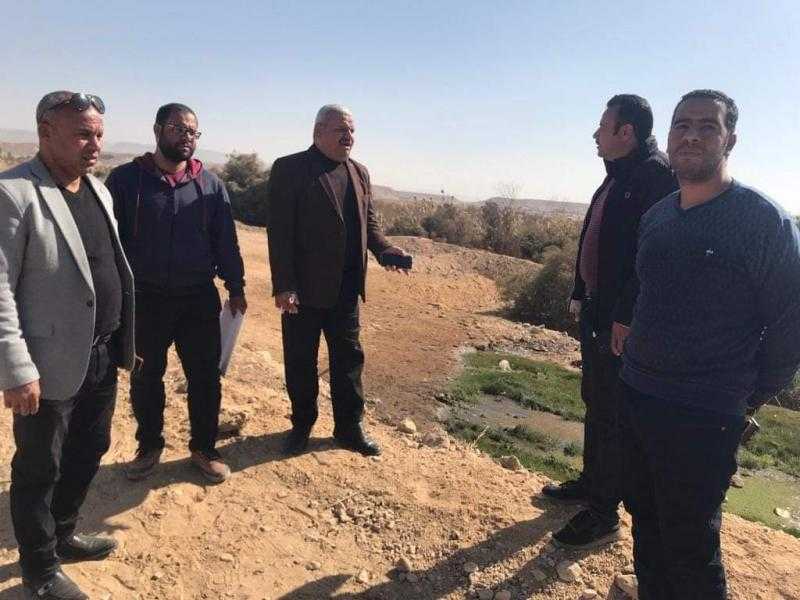 تسليم موقع محطة معالجة الصرف الصحي بنجع حامد للبدء في تنفيذ المشروع