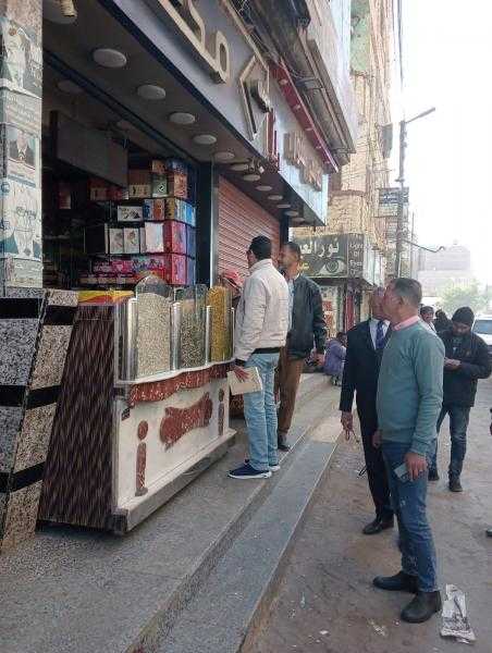 محافظ أسيوط: تحرير وضبط 20 محضر متنوع خلال حملة مكبرة لرفع الإشغالات والتفتيش على رخص المحلات بديروط