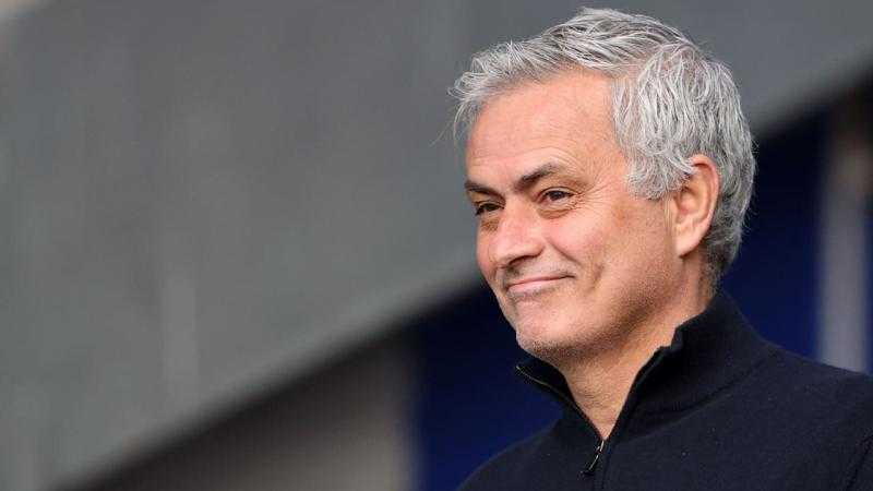 مورينيو يهنئ مدرب فيوتشر بالفوز على بيراميدز في كأس السوبر المصري