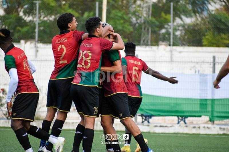 الملعب التونسي يهزم الإفريقي ويستعيد صدارة الدوري التونسي