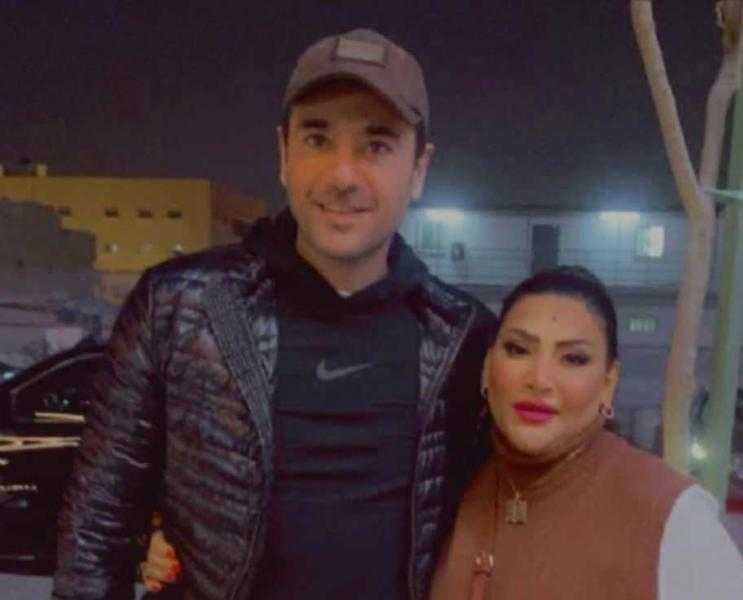 بدرية طلبة تنشر صورتها مع أحمد عز ومجموعة من أصدقائها الفنانين بعد تعرضها لحادث