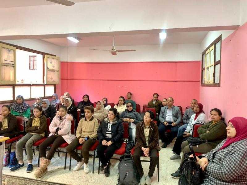 وزارة العمل: ندوة للتوعية بالسلامة والصحة المهنية بالقطاع التعليمي بأسيوط