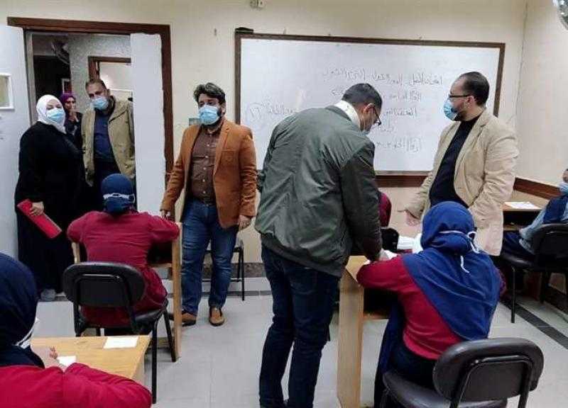 محافظ بني سويف يتابع سير امتحانات الفصل الأول بمعهد التمريض