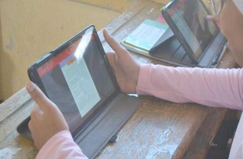 تعليم قنا: استلام 15652 «تابلت» موجها إلى طلاب الصف الأول الثانوي