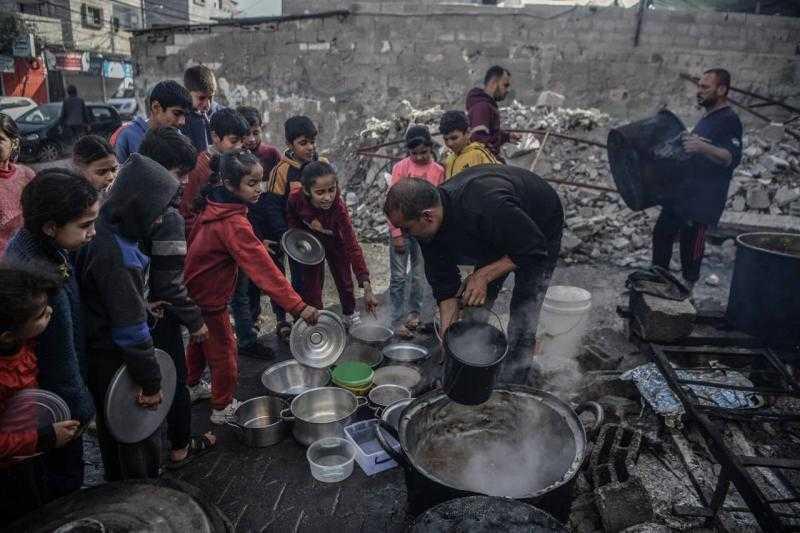 الهلال الأحمر الفلسطيني: أيام قليلة تفصلنا عن المجاعة في غزة