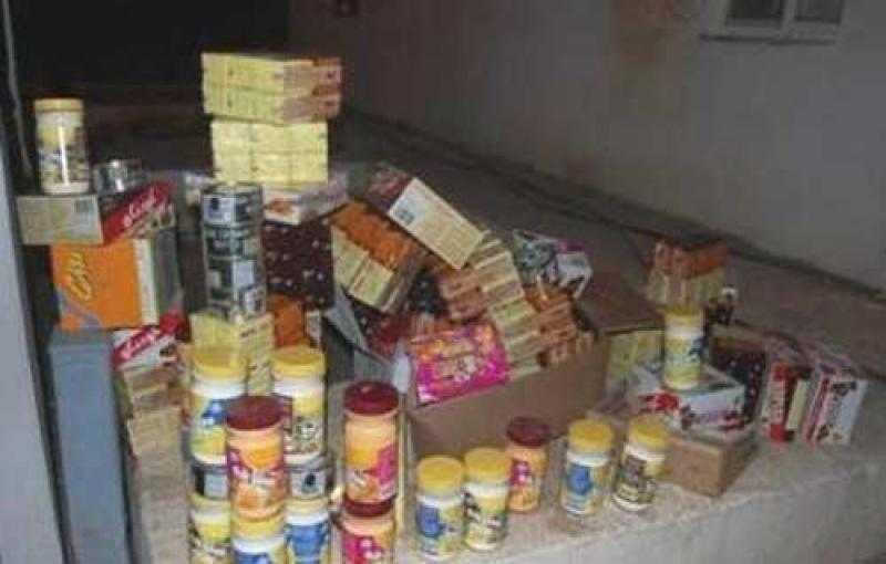 ضبط منتجات غذائية منتهية الصلاحية خلال حملة تموينية على أسواق كفر الدوار