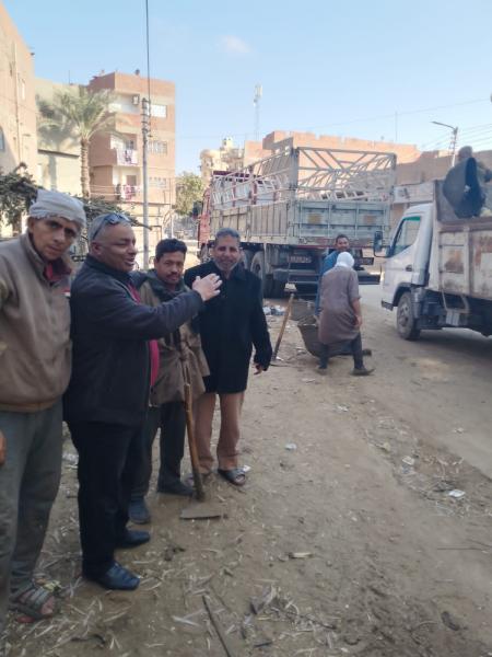 إزالة 271 طن قمامة وأتربة خلال حملة نظافة مكبرة بمركز سنورس في الفيوم