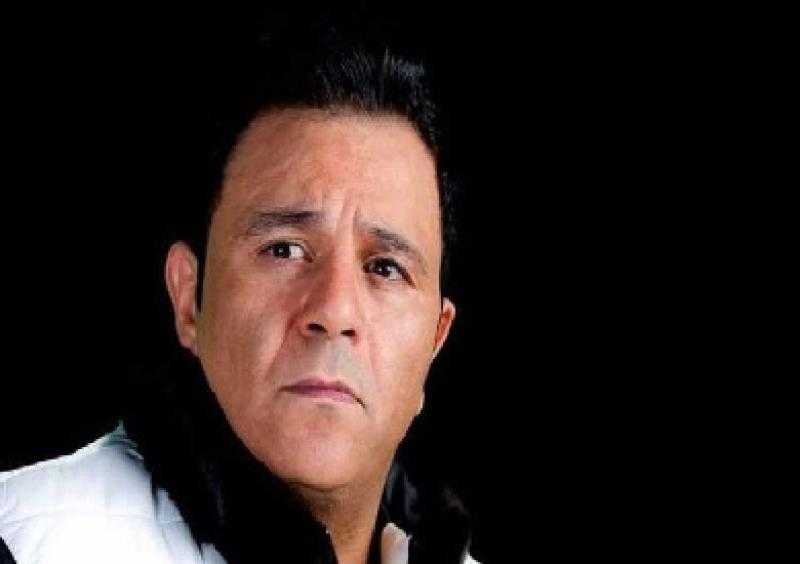 محمد فؤاد: لا تجمعني صداقة مع هنيدي.. ولم يدعني لحضور حفل زفافه