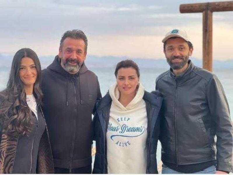 بيتر ميمي يستعيد ذكريات «بيت الروبي» بصورة رفقة كريم عبدالعزيز