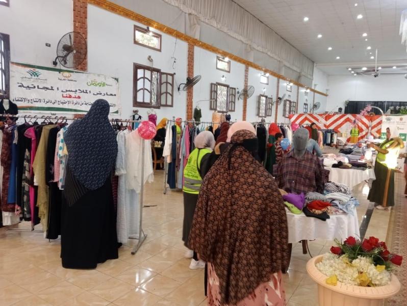 توزيع ملابس جديدة على 350 أسرة أولى بالرعاية في الغربية