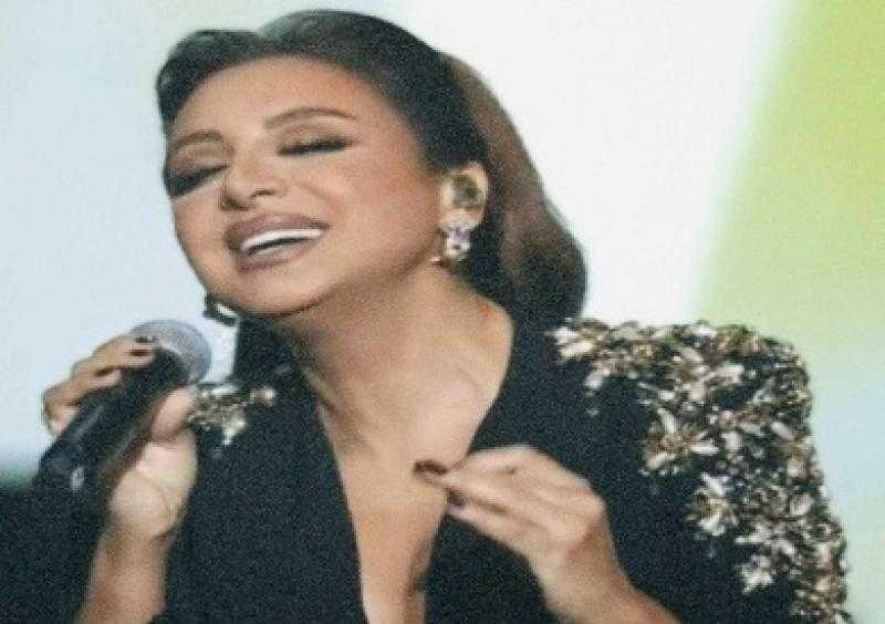 أنغام تغني لنجاة الصغيرة في حفل نجمات العرب