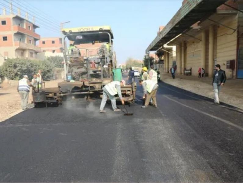 رصف وتطوير ورفع كفاءة 9 شوارع بمدينة منوف ضمن الخطة الاستثمارية بالمنوفية