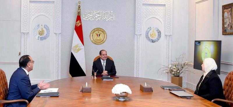 أول توجيهات الرئيس السيسي في 2024.. 100 مليون جنيه لكبار السن وميكنة العمل الأهلي