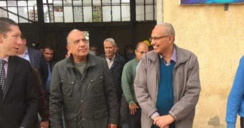 وزير قطاع الأعمال العام يتفقد أعمال تنفيذ مشروع تطوير شركة الحرير الصناعي وإعادة تشغيلها بعد توقف 10 سنوات