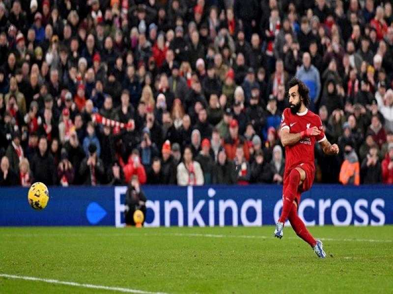 محمد صلاح يكشف سبب تبديله الحذاء بعد إهدار ركلة جزاء نيوكاسل