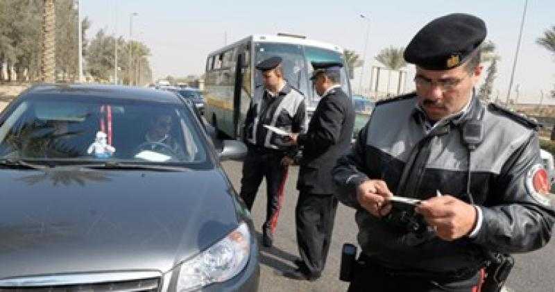 ضبط تمثال يشتبه في أثريته داخل سيارة ملاكي بالمنيا