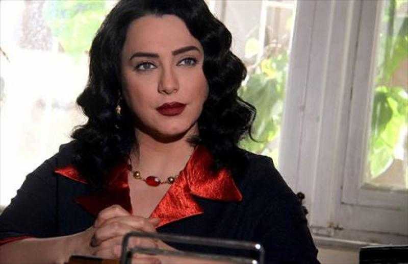 سلاف فواخرجي: أم الدنيا بتاخدك وتسحرك.. بحب لهجة المصريين