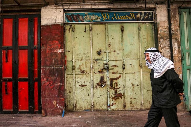إضراب شامل في المحافظات الفلسطينية تنديدا باغتيال العاروري