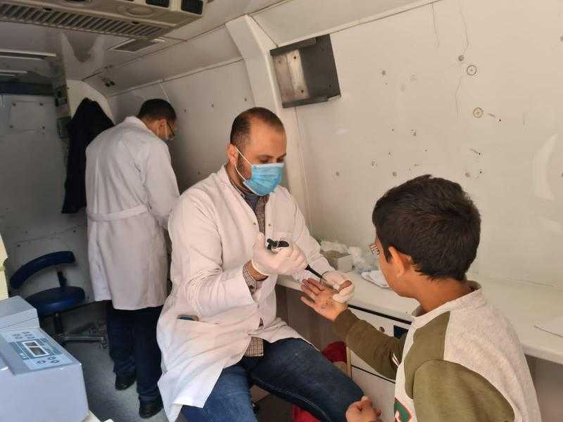 الكشف على 1452 مريضا من خلال قافلة طبية بقرية زاوية فريج بالبحيرة