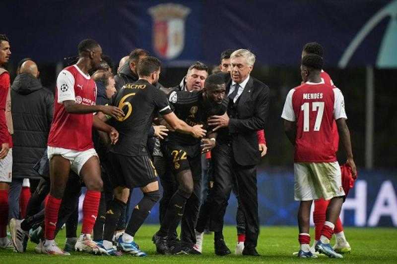 أوزيل: روديجير أفضل مدافع في العالم حاليا