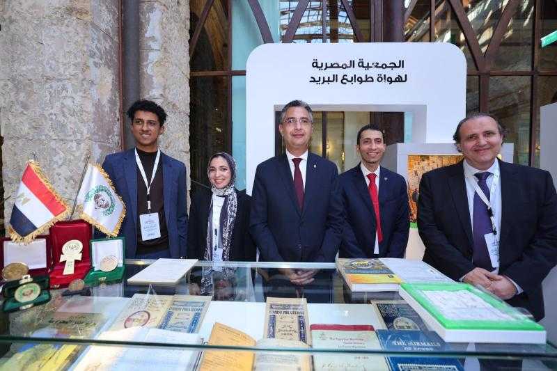 رئيس البريد المصري يفتتح المعرض العربي للطوابع | صور