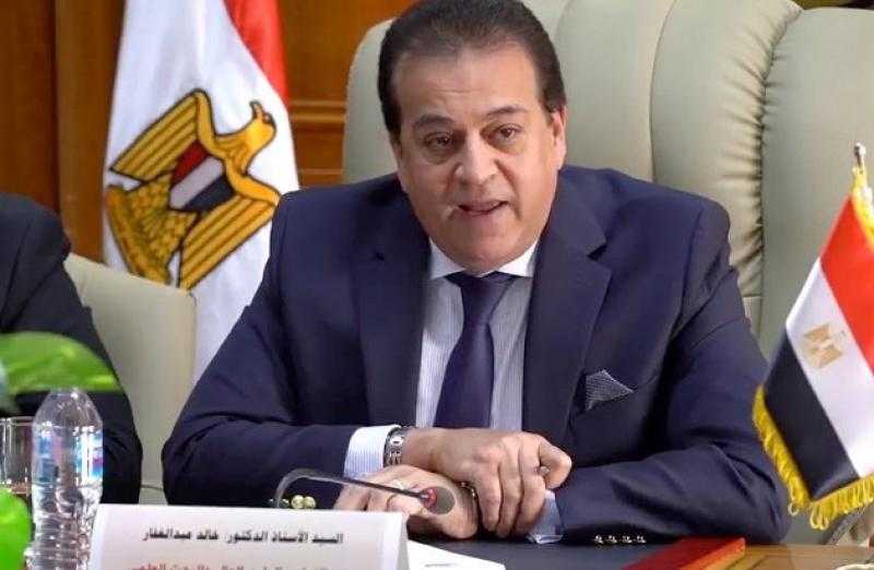 وزير الصحة يتفقد مشروع إنشاء مجمع المعامل المركزية بمدينة بدر