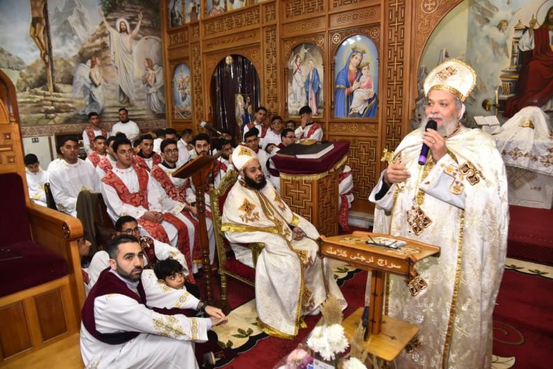 محافظ مطروح يقدم التهنئة لقيادات كنيسة السيدة العذراء بعيد الميلاد