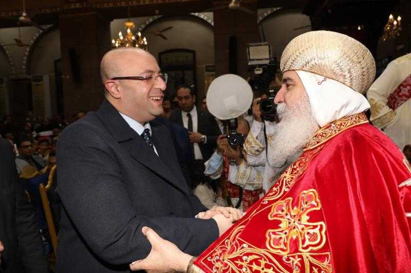 محافظ بني سويف يهنئ الأخوة المسيحيين بعيد الميلاد المجيد.. صور