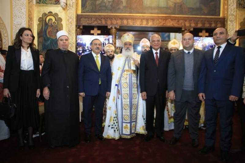 محافظ الجيزة يزور مطرانية الجيزة للأقباط الأرثوذكس لتقديم التهنئة بعيد الميلاد المجيد.. صور