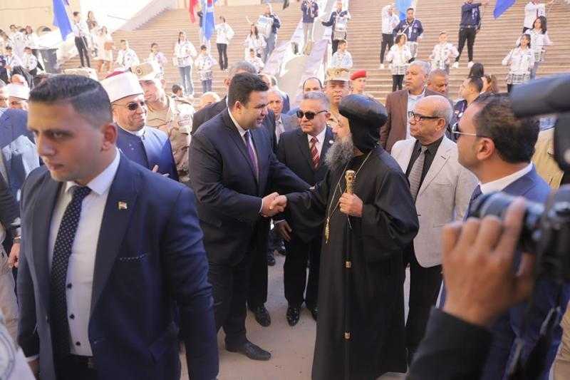 رئيس جامعة السويس وقيادات المحافظة يهنئون الأقباط بمناسبة عيد الميلاد.. صور
