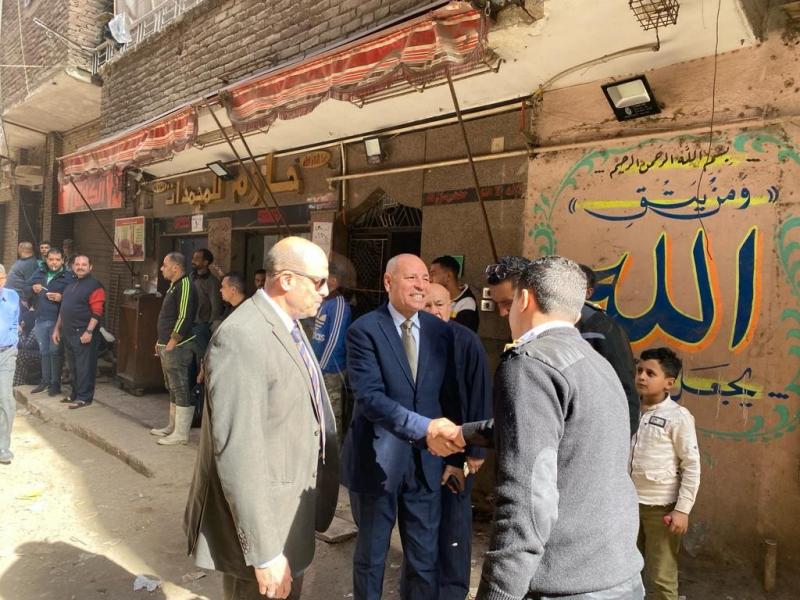 نائب محافظ القاهرة يشرف على حملة إزالة إشغالات بحي المطرية