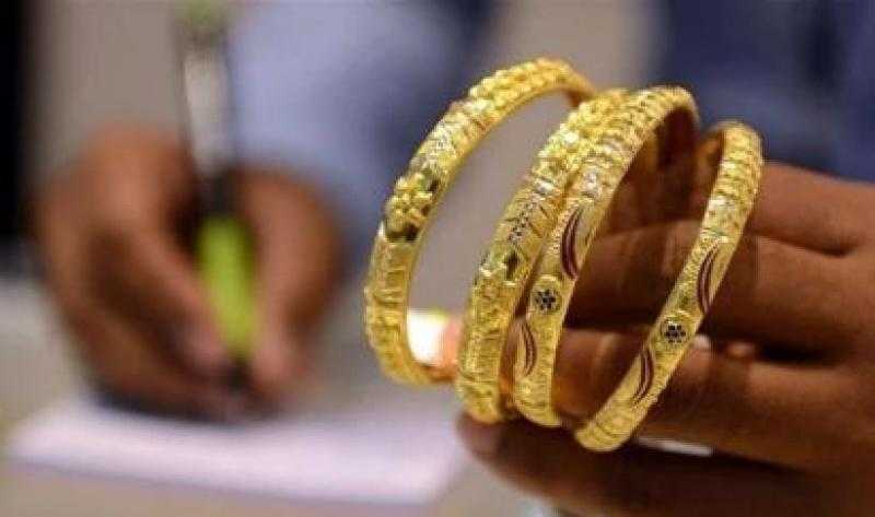 التموين: المصريون ادخروا 2 طن ذهب قبل طرح الشهادات.. والسبائك والجنيهات «اختيار خاطئ»