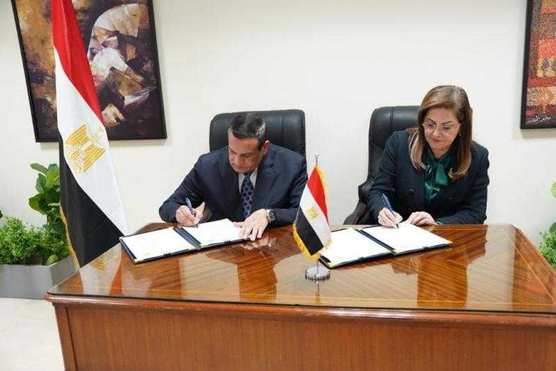 وزيرا التخطيط والتنمية المحلية يوقعان القرار المشترك الخاص ببرامج التنمية المحلية المطورة