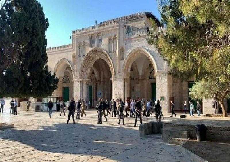 تقرير فلسطيني: عشرات المستعمرين يقتحمون المسجد الأقصى