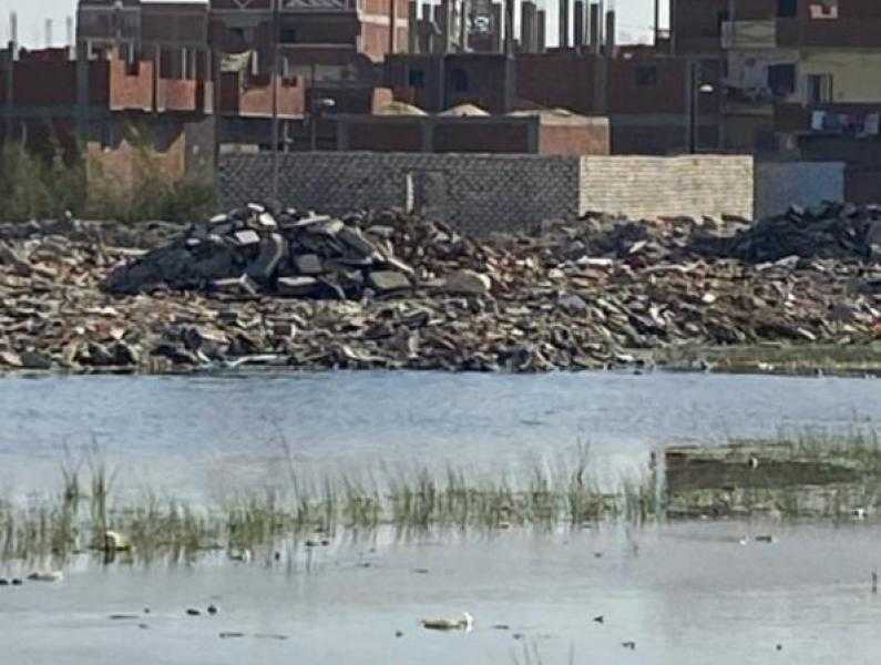 محافظ الإسماعيلية يتابع أعمال تنفيذ شبكة تجفيف المياه الجوفية بمنطقة الحجاز