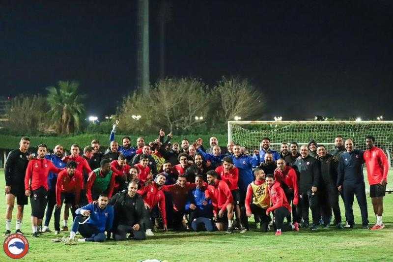 لاعبو مودرن فيوتشر والجهاز الفني يحتفلون بعيد ميلاد علاء ميهوب