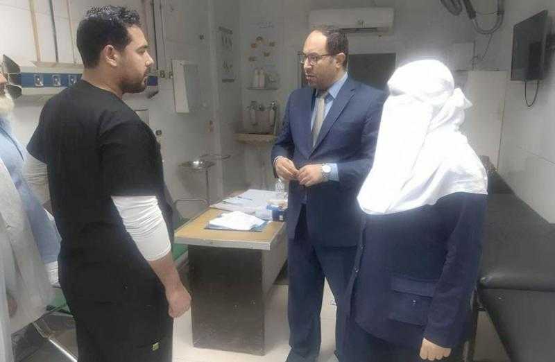 في زيارة مفاجئة.. وكيل ”الصحة” بكفرالشيخ يتفقد المستشفى العام فجرًا للتأكد من انتظام العمل