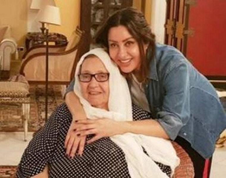كارول سماحة تصل عزاء والدة لطيفة في الشيخ زايد