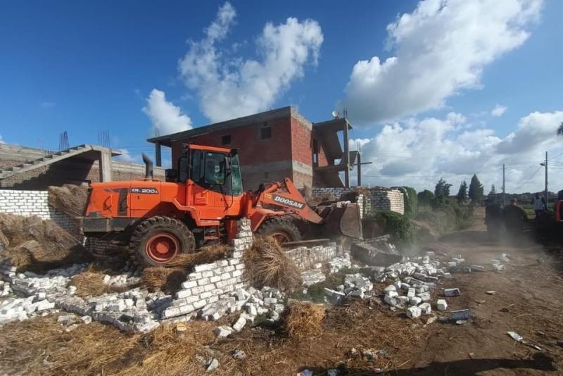 إزالة 7 تعديات على الأراضي الزراعية في مركز رشيد بمحافظة البحيرة